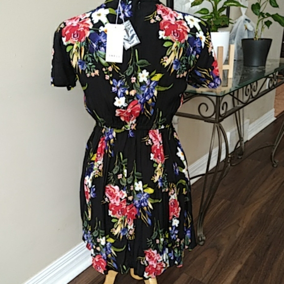 COPY - SWELL Button down Tie Front Floral Dress 6 - Picture 7 of 7